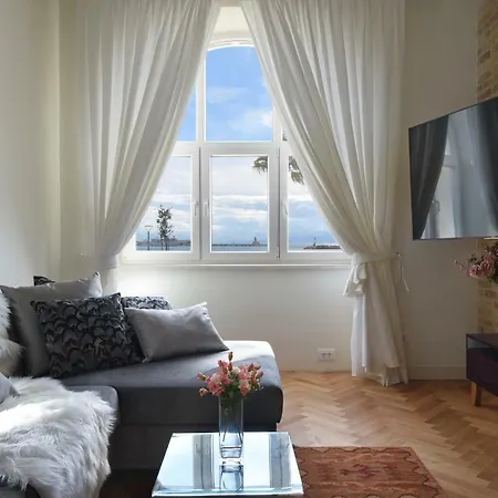 Vista Dal Mare Apartment *